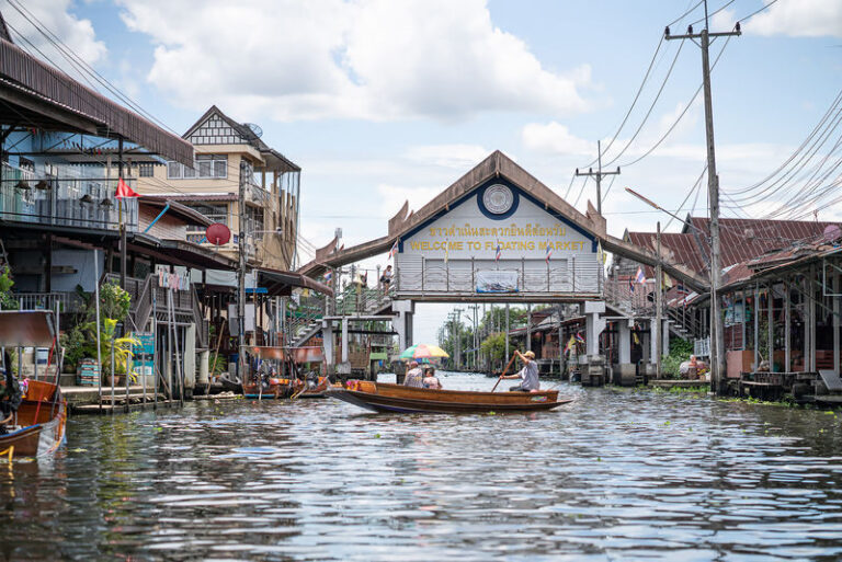 Damnoen Saduak Floating Market Half Day Tour With Boat Ride - A coconut sugar house, with a shop attached