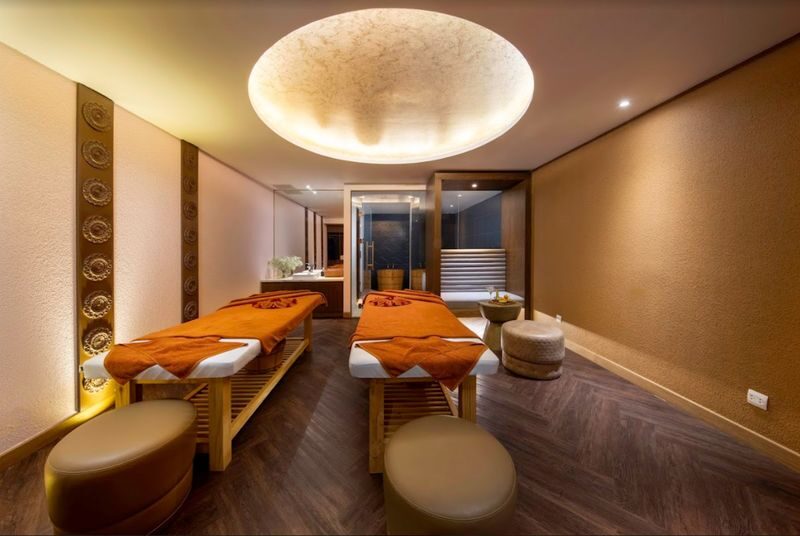 Dao Spa at KK Sapa Hotel: Red Dao Herbal Bath & Body Massage in Sapa - Aroma oil massage for sore legs and shoulders