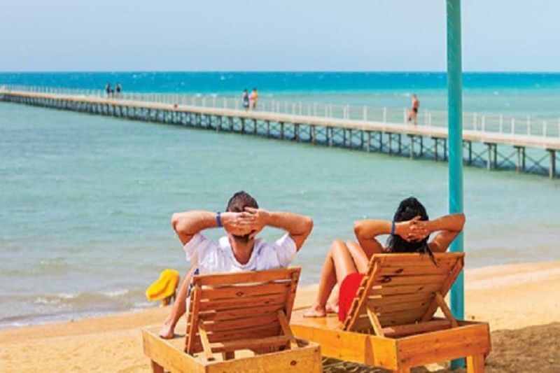 Day Tour to the Red Sea El Ain El Sokhna from Cairo - A resort day at Blue Blue