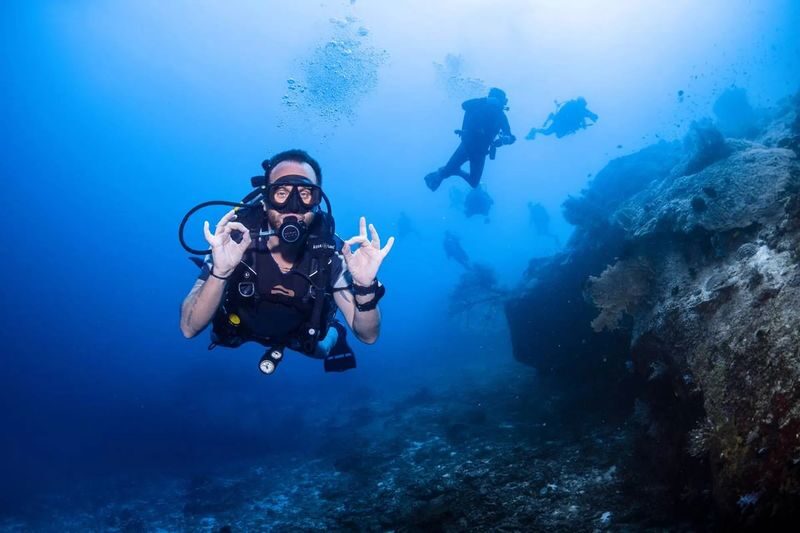 Deep Dive Dreams: AOWD Brilliance in Pattaya with PADI 5 Star IDC - Five sessions, with two required choices