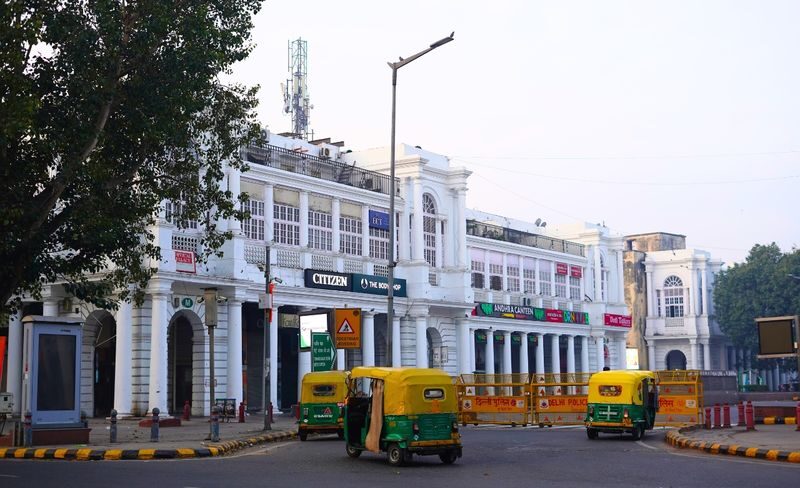 Delhi: New Delhi Guided Tour By Cycle - Connaught Place and Jantar Mantar