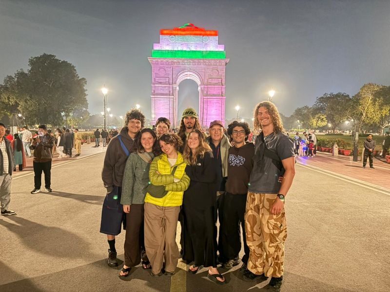 Delhi Night Tour: India Gate, Birla Mandir, CP & Bangla Sahib - India Gate in the evening light