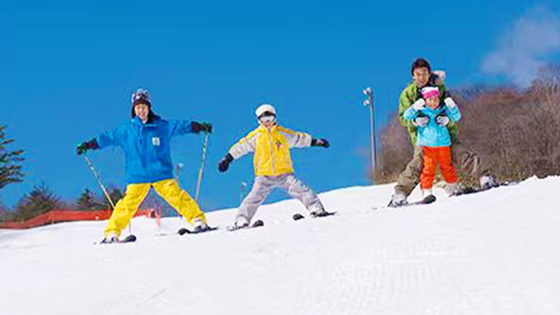 Departure from Tokyo | Mt. Fuji Yeti Skiing x Konohana Onsen Hot Spring Day Trip | Optional Single Transfer/Includes Ski Equipment Rental - Four hours at Mt. Fuji Yeti