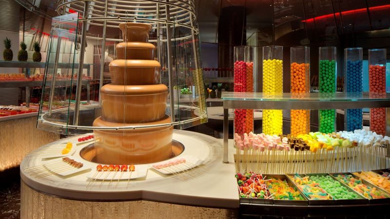Dining experience at Saffron Restaurant in Atlantis The Palm Dubai - The day of the week shapes the meal