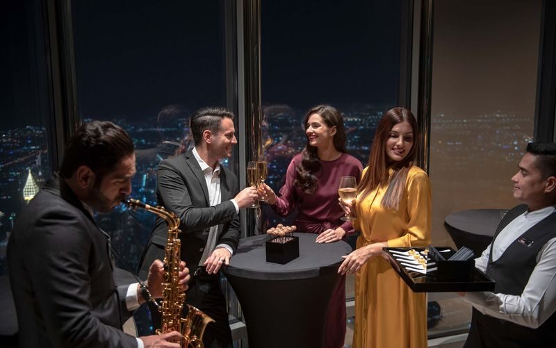 Dining experiences at Burj Khalifa - At.mosphere: a three-course meal on level 122