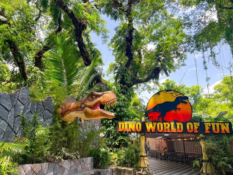 Dinosaurs Island Ticket in Clark - More than dinosaurs: insects and miniature landmarks