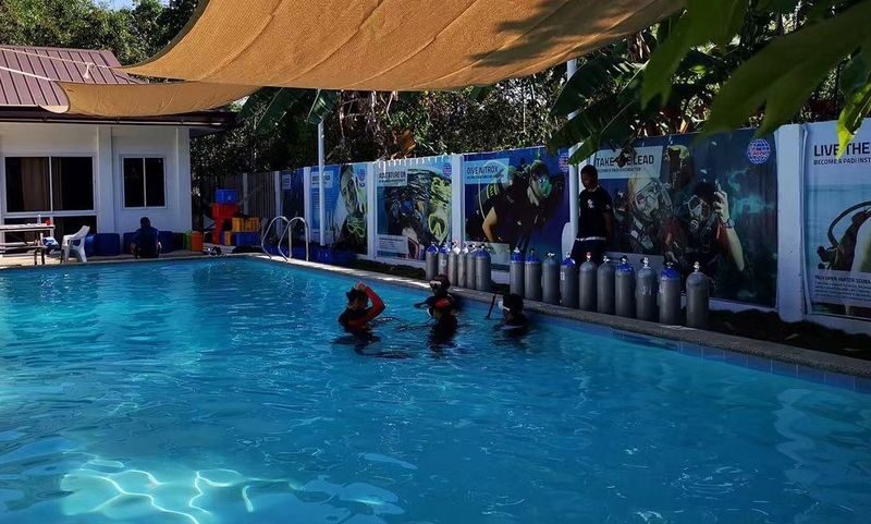 Discover Scuba Diving in Bohol - A morning at Blue Revival in Panglao