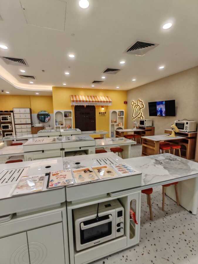 DIY Baking Experience with Good Times at Sunway 163 Mall - Picking a cake that fits your group