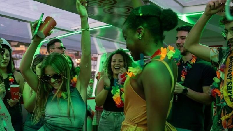 Douro River Party Boat Experience in Porto - Setting off from Gaia’s waterfront