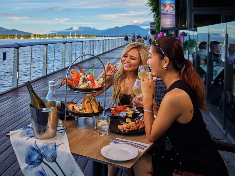 Dundees At The Waterfront Dining Experience In Cairns - The two-hour evening, from arrival to dessert
