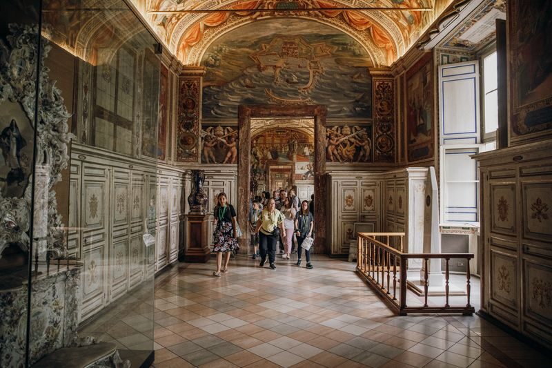 Early Morning Vatican Museums and Sistine Chapel Guided Tour - The Vatican Museums: courtyards, maps, and a lot to take in