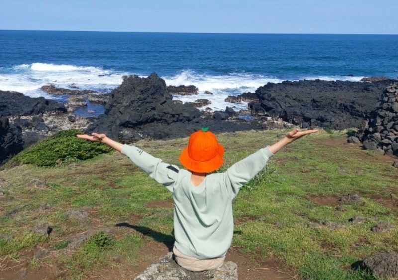 East Jeju Premium Limousine Bus Tour - Hueree: a garden visit with a firm time limit