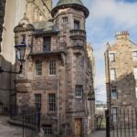 Edinburgh Castle and Royal Mile walking tour - The guide can make the history click