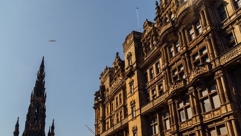 Edinburgh hop-on hop-off bus by Big Bus - Choose the ticket that fits your day