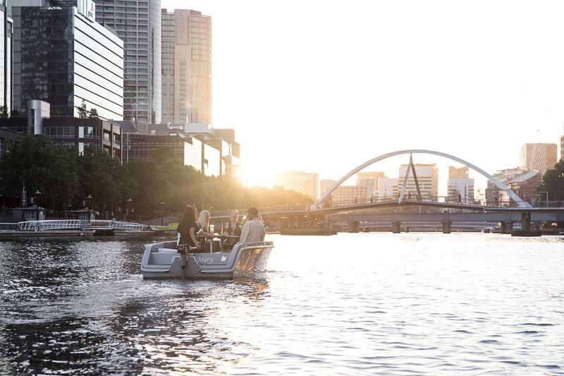 Electric Picnic Boat Rental in Melbourne - Learning to steer your own electric boat