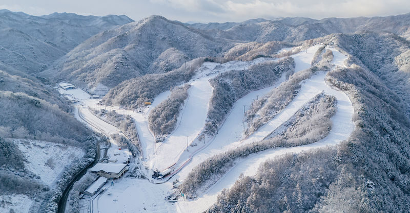 Elysian Gangchon 2D1N Ski & Snowboard Tour - Day one: clothing, a lesson, and time on the slopes