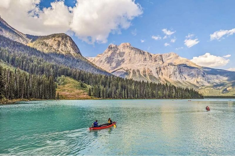 Emerald Lake, Wapta Falls and Takakkaw Falls tour in Yoho - Emerald Lake brings a change of pace