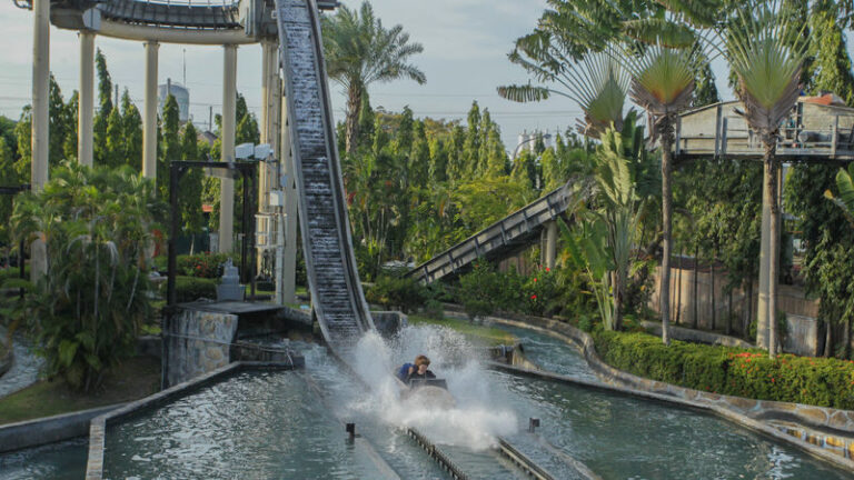 Enchanted Kingdom Ticket in Laguna - Thrill rides, splash rides, and room for everyone