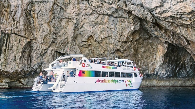Es Coll Baix boat experience in Alcudia Bay - The swim stop at Coll Baix