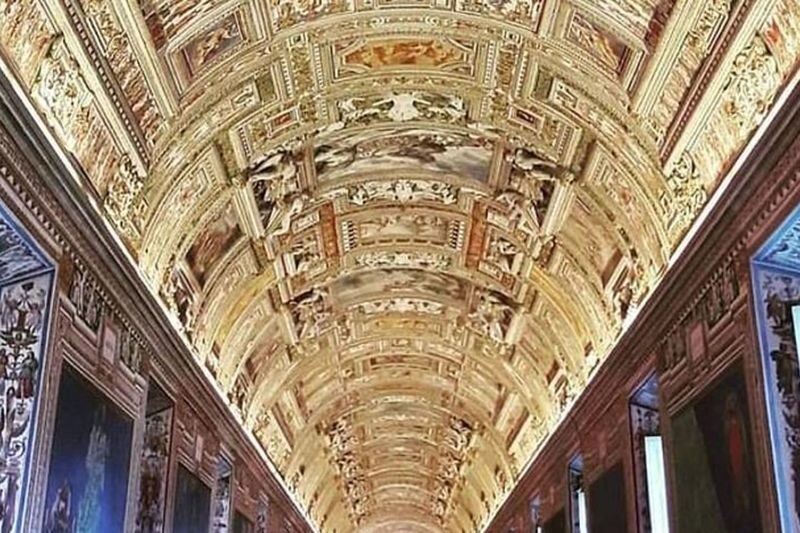 Exclusive First Access Vatican Museums & Sistine Chapel Guided Tour - Raphael’s Rooms and Michelangelo’s chapel