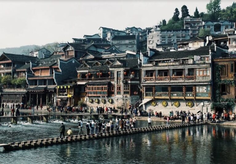 Fenghuang Ancient Town - A short ride, not a full town tour