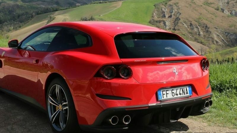 Ferrari GTC4Lusso test drive experience in Maranello - Choosing 10 or 30 minutes