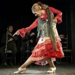 Flamenco Show with Dinner at La Buleria in Valencia - From guitar tuning to alegrías and bulerías