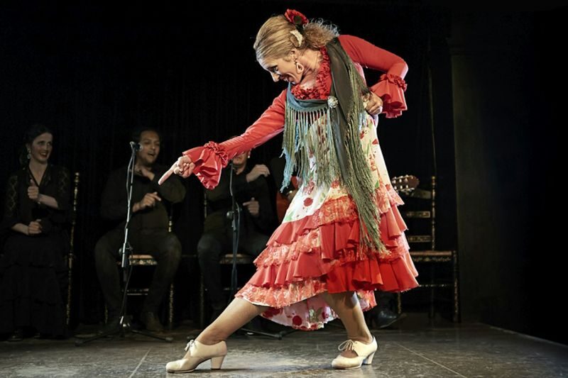Flamenco Show with Dinner at La Buleria in Valencia - From guitar tuning to alegrías and bulerías