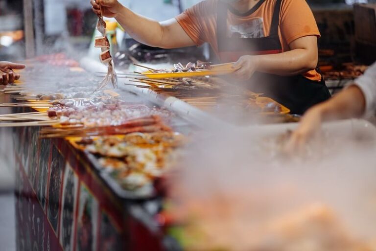 Flavors of Chinatown: Bangkok Half-Day Food Walking Tour - From rolled noodles to curry and shellfish
