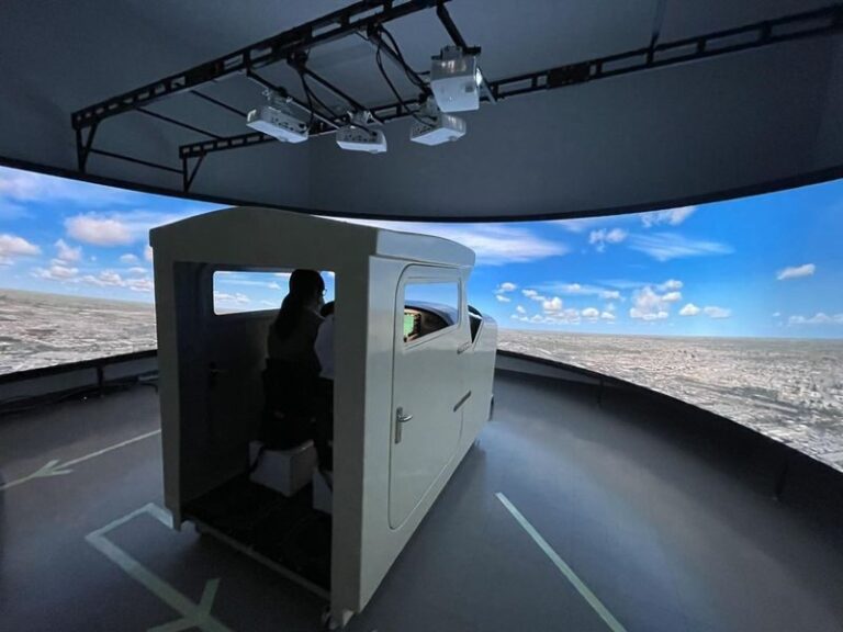 Flight Simulator BANGKOK - From briefing to takeoff