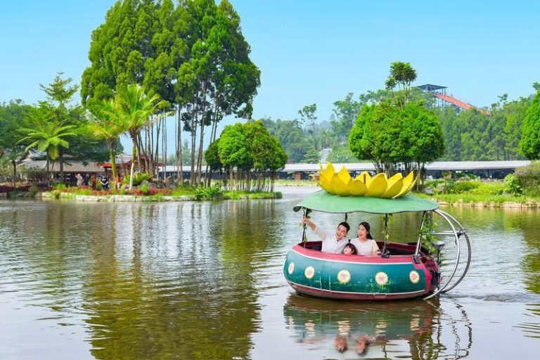 Floating Market Lembang Ticket in Bandung - Start with the lake and food stalls