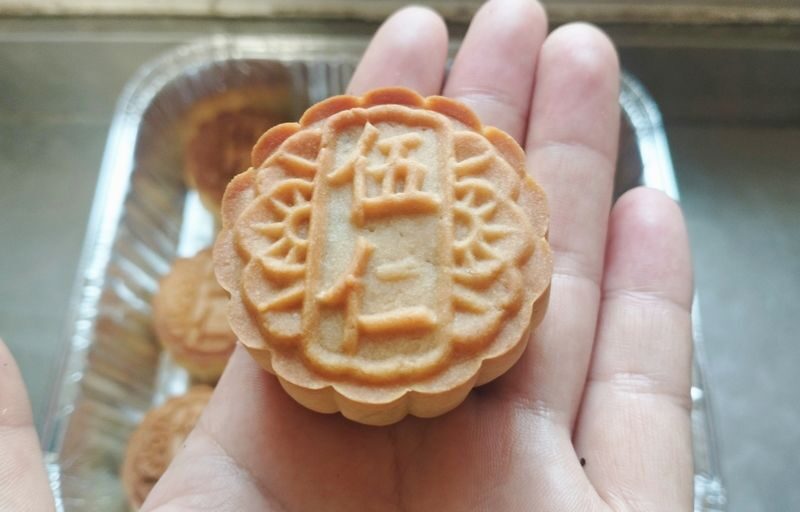 Follow the Rabbit Cooking Experience - Traditional Chinese Pastry Mooncake Baking - Tea, conversation, and a home visit