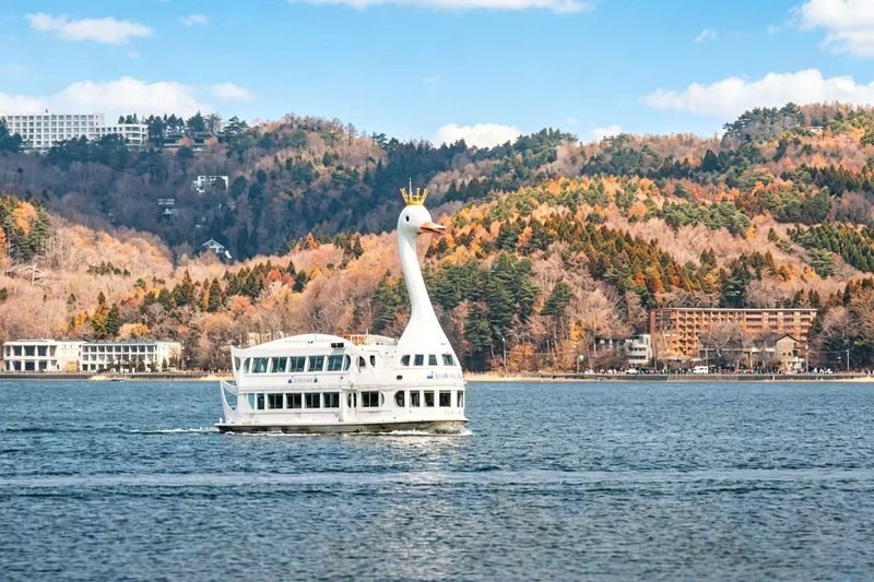 Free Swan Boat Ticket | Mount Fuji Seasonal Limited Autumn Leaves Twin Lakes Day Tour | Kawaguchiko Autumn Leaves Corridor & Lake Yamanaka & Oshino Hakkai & Konohana Museum | Depart from Tokyo, Chinese and English Service - Lake Yamanaka from the Swan boat