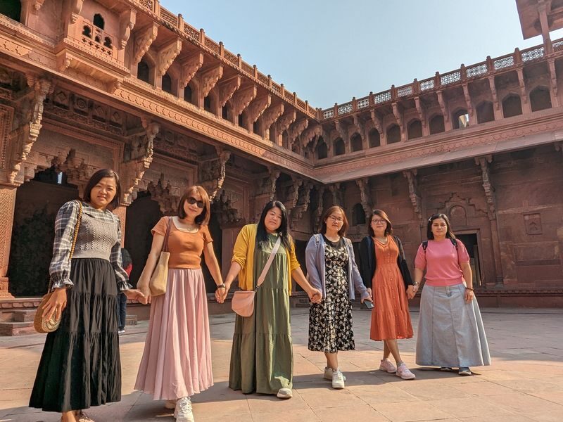 From Delhi/Agra/Jaipur: Taj Mahal, Agra Fort and Baby Taj Tour - The Taj Mahal: give the marble more than a glance