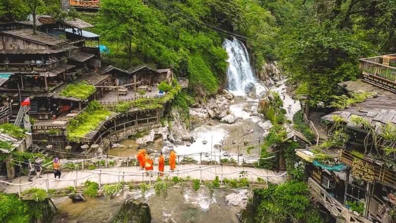 From Ha Noi: Ninh Binh & Sapa Trekking 4-Day Tour with Sleeper Bus - What Ninh Binh adds to the trip