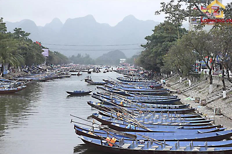 From Hanoi: Huong Pagoda Full-Day Tour with Scenic Boat Ride - Registration Hall and Heavenly Kitchen Pagoda