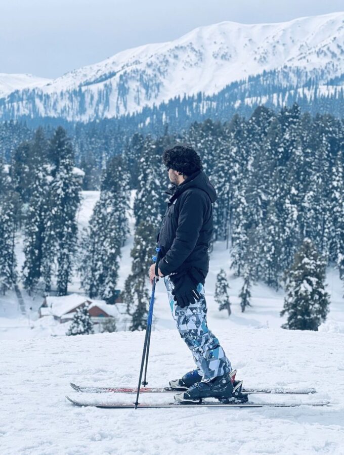 From Srinagar: Gulmarg Full-Day Private Tour with Guide & AC Car - About six hours to choose your own Gulmarg