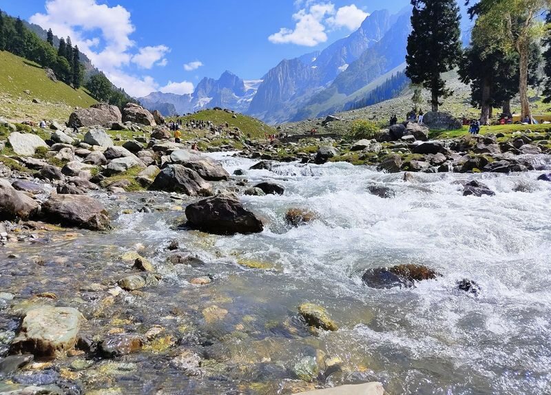 From Srinagar: Private Sonamarg Day Trip with Chauffeur & AC Car - Sindh River viewpoints: a chance to pause