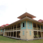 Full Day Santorini Park Hua Hin Tour by Yusabai - Santorini Park: colorful facades, uncertain access