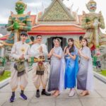 Full Set Thai Costume Rental in Bangkok + Hairdo & Makeup - Choosing a costume and setting expectations