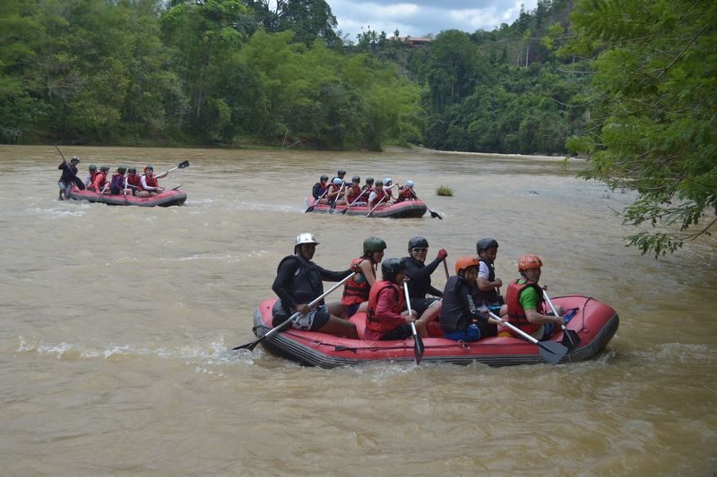 Fun Countryside Cycling and Kiulu Rafting in Sabah - From the bike saddle to the Kiulu River