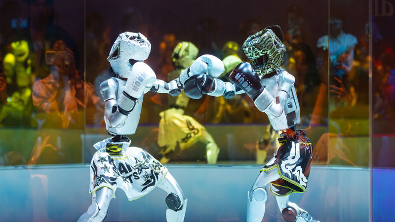 Galaxy Robot Park - Before the show: a robot dog, drawing bot and café