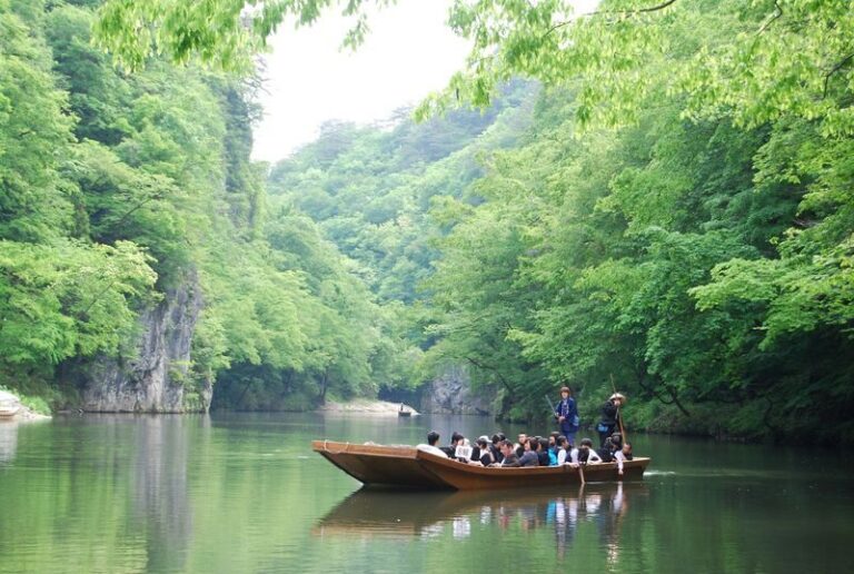 Geibikei Gorge River Boat Ride Experience in Iwate - What to expect from boarding to the return