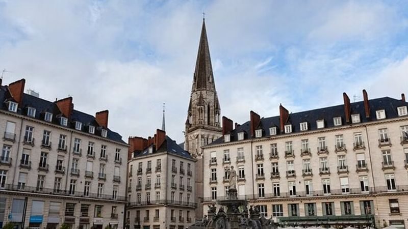 Geneva Dark History Escape Game and City Highlights Trip - Saint-Antoine Prison and Place de Neuve