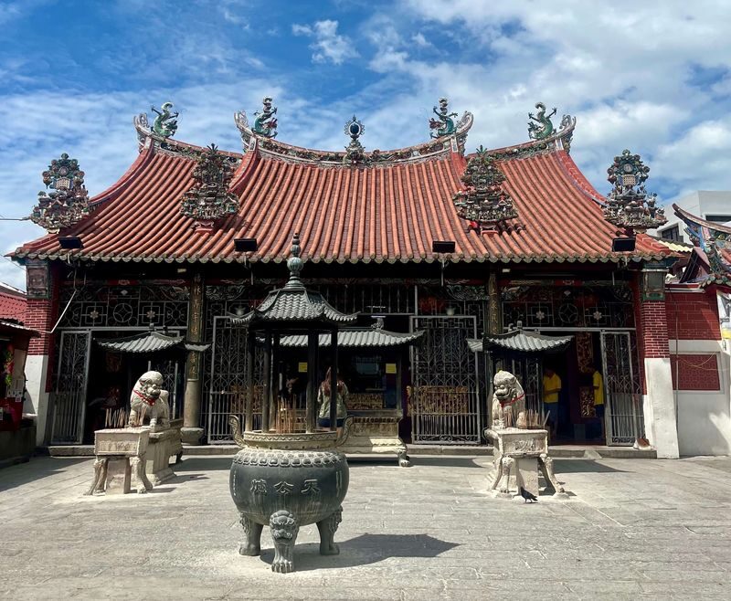 George Town UNESCO World Heritage Walking Tour (with breakfast) - What The Walking Format Offers