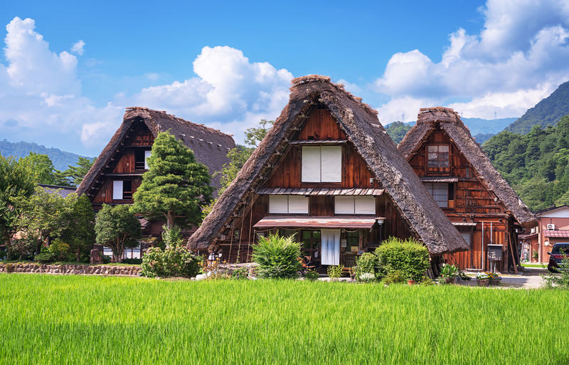 Gifu: Hida Takayama & Shirakawa-go Gassho Village One Day Tour - Small Group (Departing from Nagoya, Optional Hotel Pickup) - Shirakawa-go’s thatched roofs and mountain setting