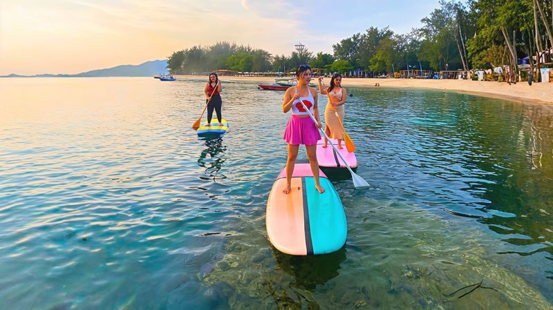 Gili Trawangan Stand-Up Paddle Boarding Experience - Sunrise brings the island into focus