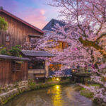 Gion 2-Hour Hidden Gems Guided Tour - Two hours with a guide, not a full-day commitment