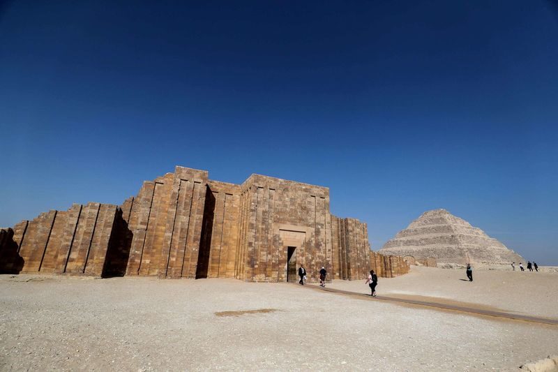 Giza Pyramids, Dahshur & Saqqara Private Full-Day Tour - Dahshur’s Bent and Red Pyramids