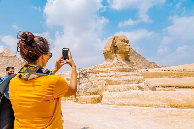Giza Pyramids, Memphis City and Saqqara Pyramids Full Day Tour - Giza: the pyramids and the Sphinx